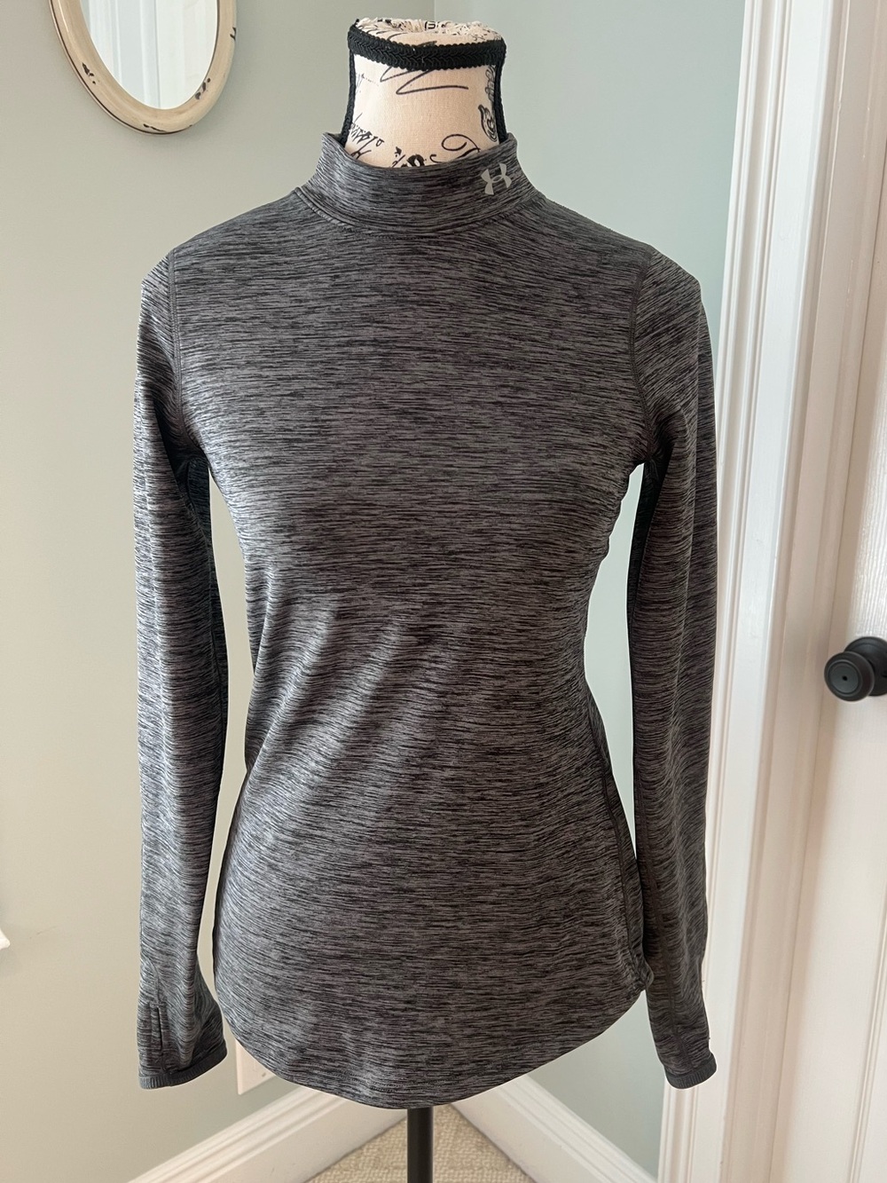 Under Amour heathered gray ColdGear long-sleeve mock neck base layer shirt |